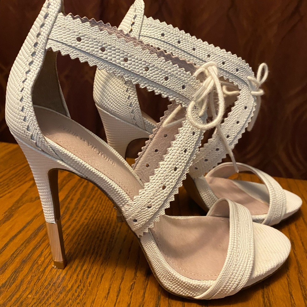 Pour la Victoire white heels excellent used condition